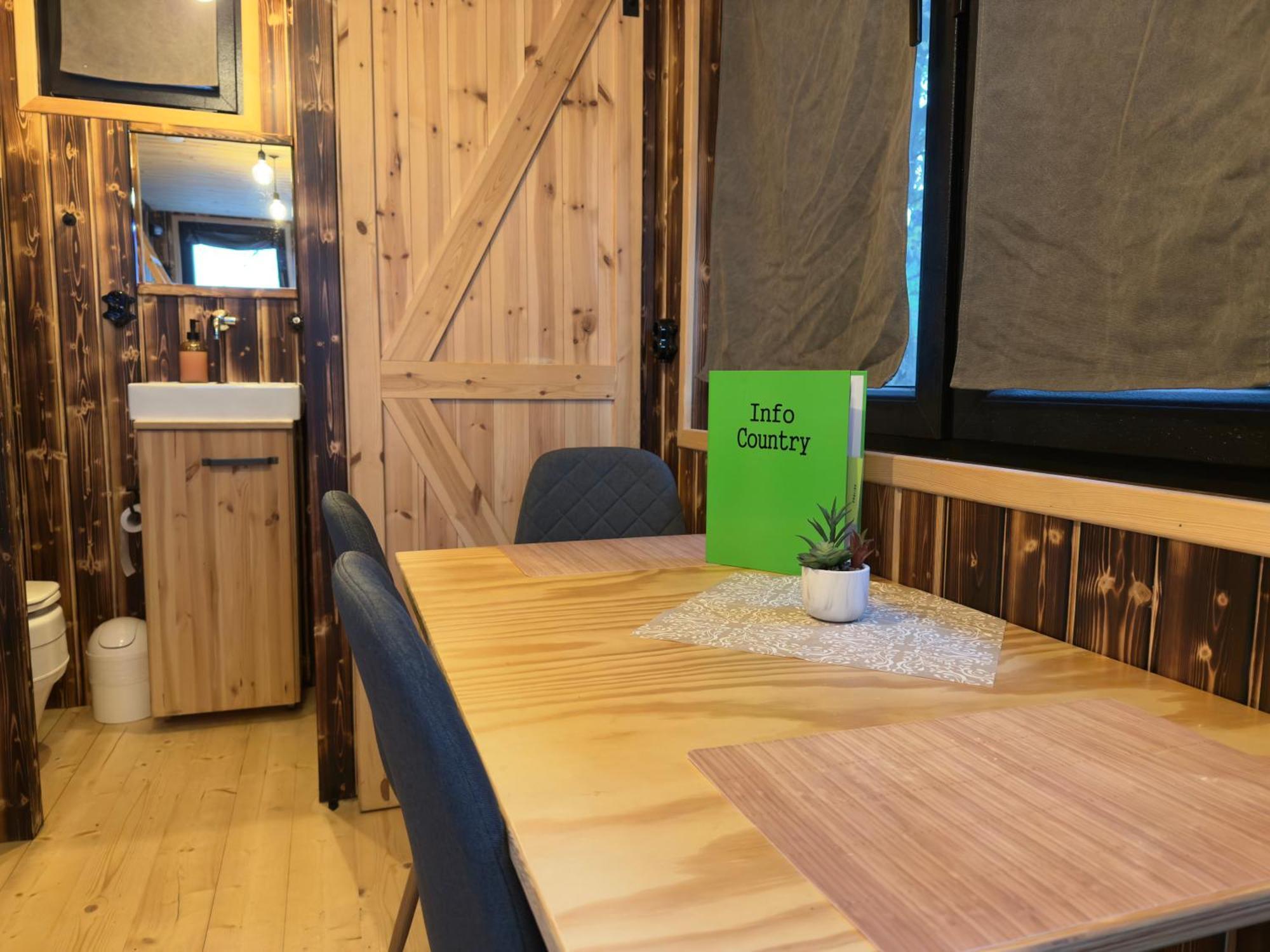 Das Wiesenhaus: Wohnen im Tiny House direkt am Rhein Köln Zimmer foto