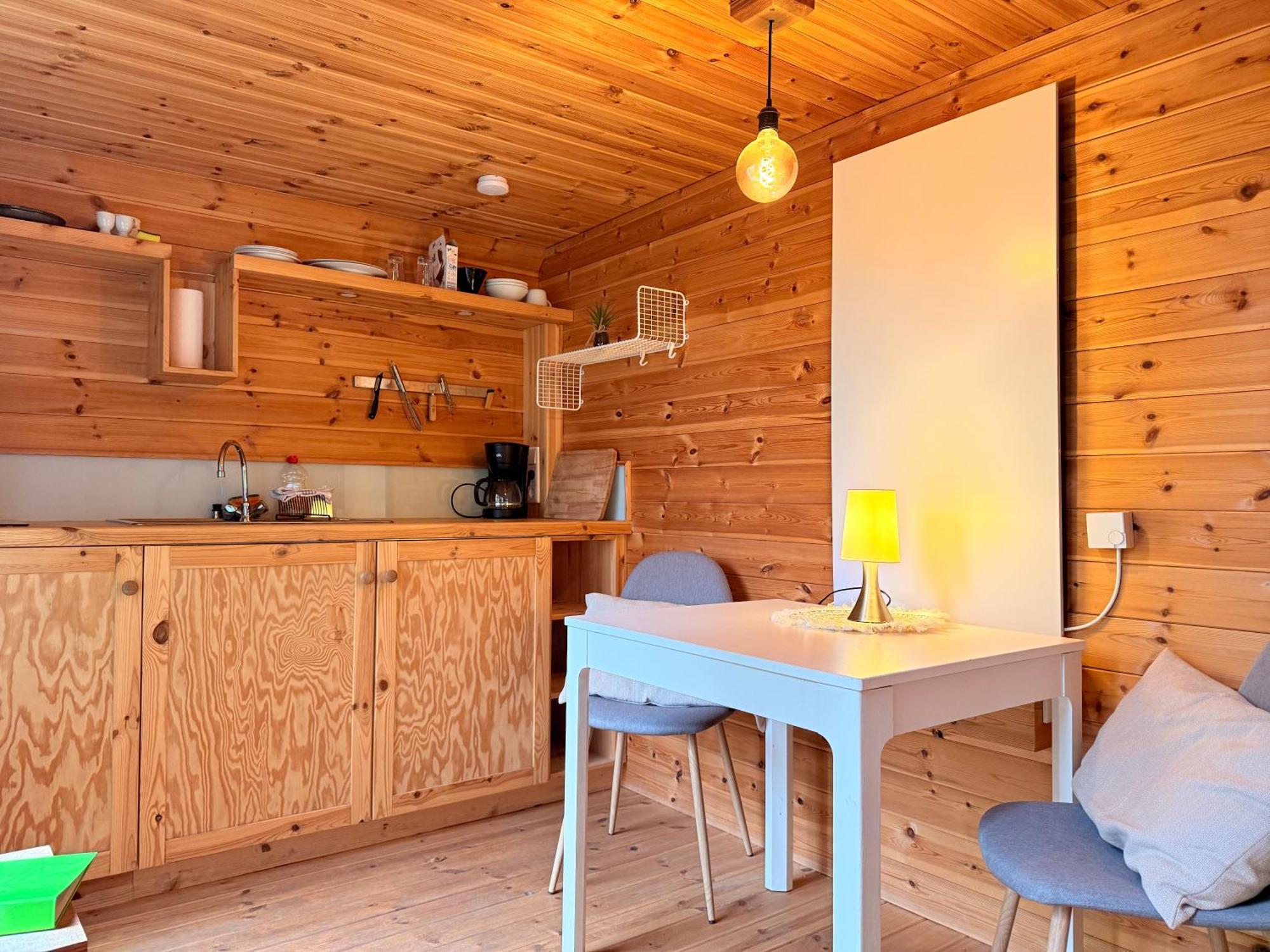 Das Wiesenhaus: Wohnen im Tiny House direkt am Rhein Köln Zimmer foto